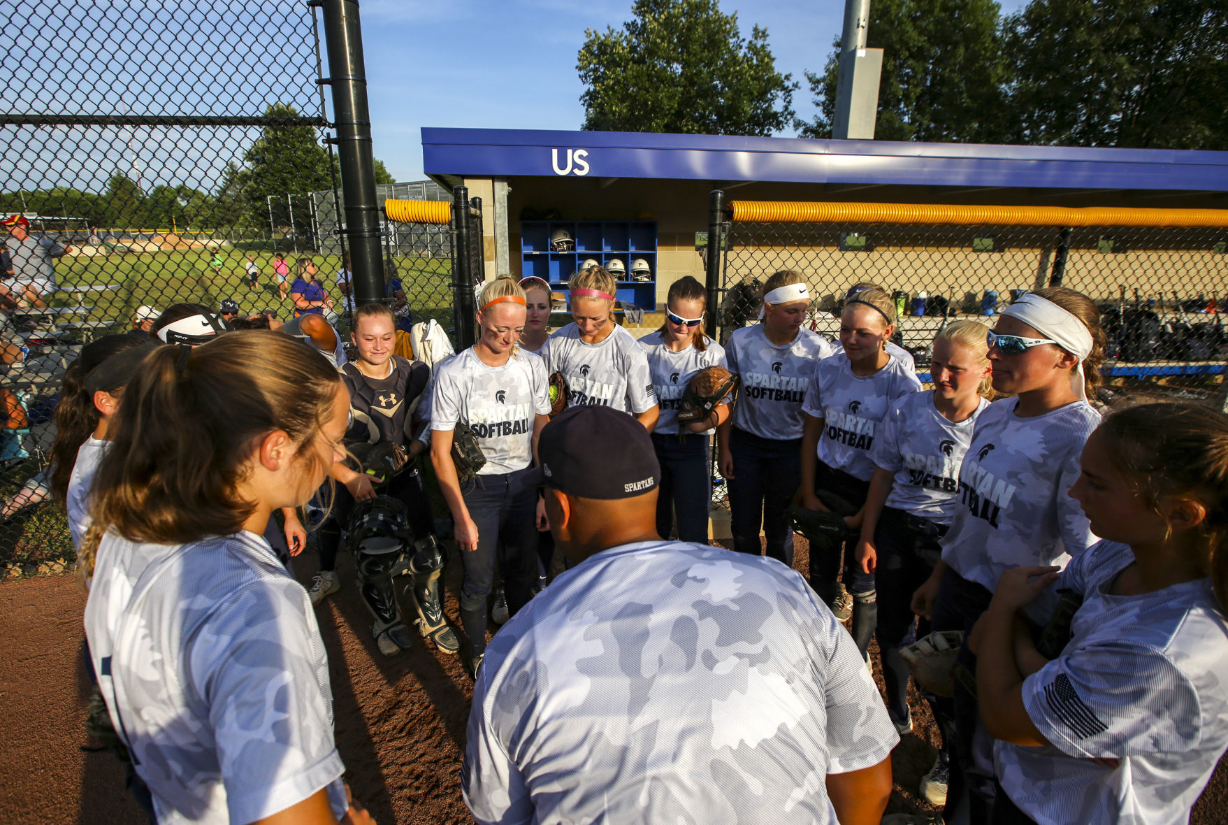 071018-softball-final-025